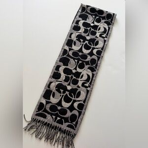 Coach Signature Logo Scarf 100% Merino Wool
Reversible